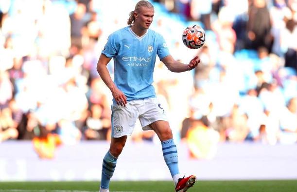  哈兰德帽子戏法曼城,客场轻取曼联显实力