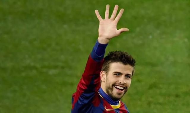  卡利亚里年轻中卫崭露头角，稳健发挥获评全场最佳  