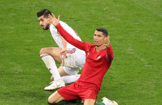  布莱顿中场核心伤退，仍凭顽强斗志带走一分